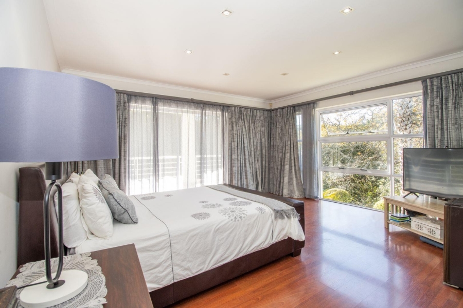 7 Bedroom Property for Sale in Constantia Western Cape